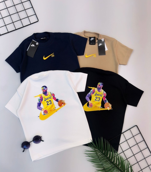 Camiseta Oversized The King James